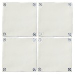 Clover corner motif on Contemporary Classics Antique White in Sylvia blue