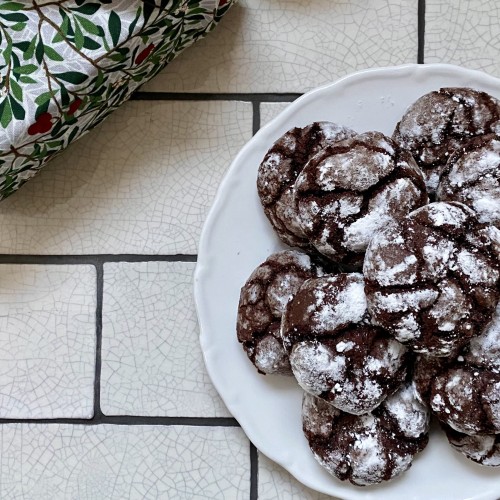 Christmas cookies with a crackle