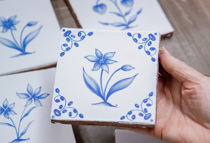 Hand painted delft webres47